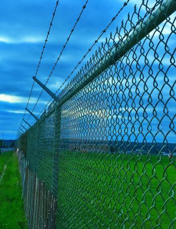 Commercial & industrial fence repairs